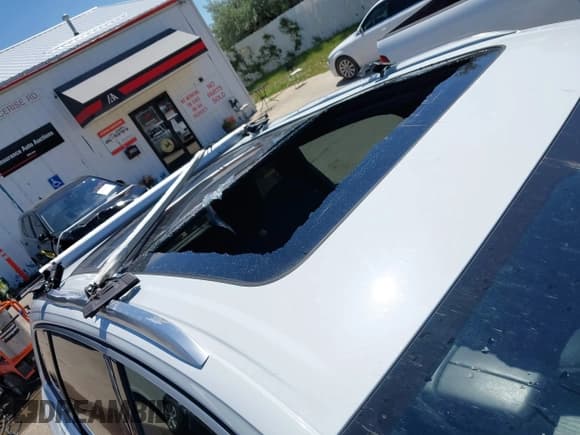 ✅ 2017 Audi Q7 Prestige • VIN: WA1VAAF71HD051969 • Лот: 42737397. Опубликован ранее на IAAI с пробегом 95 108 миль. Бесплатный доступ к архиву аукционных продаж из США и подробный отчёт об истории автомобиля на DreamBid. Изображение 17.