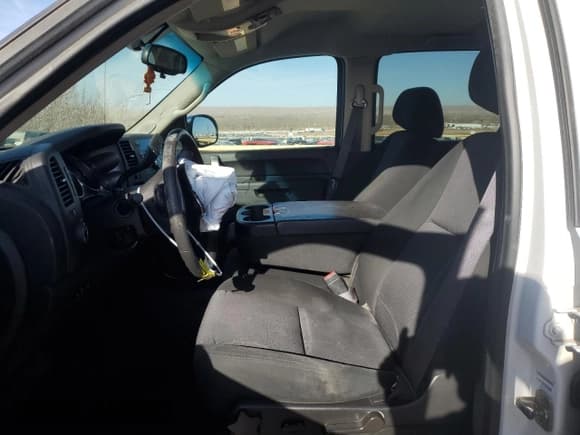 ✅ 2011 Chevrolet Silverado 1500 Xtra Fuel Economy • VIN: 3GCPCSE37BG360806 • Lot: 47144065. Listed on Copart with 167,343 mi. Free auction sales archive from the USA and detailed vehicle history report at DreamBid. Image 7.