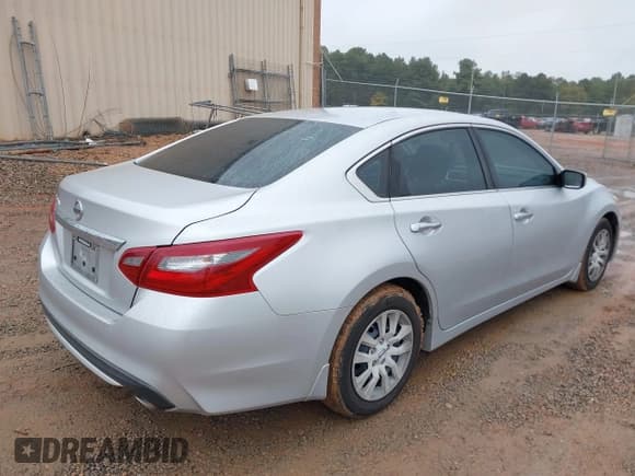 ✅ 2018 Nissan Altima S • VIN: 1N4AL3AP7JC220914 • Лот: 43562997. Опубликован ранее на IAAI с пробегом 146 306 миль. Бесплатный доступ к архиву аукционных продаж из США и подробный отчёт об истории автомобиля на DreamBid. Изображение 4.