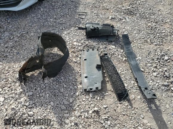 ✅ 2014 Lexus IS 250 • VIN: JTHCF1D26E5004740 • Lot: 93107375. Listed on Copart with 118,076 mi. Free auction sales archive from the USA and detailed vehicle history report at DreamBid. Image 12.