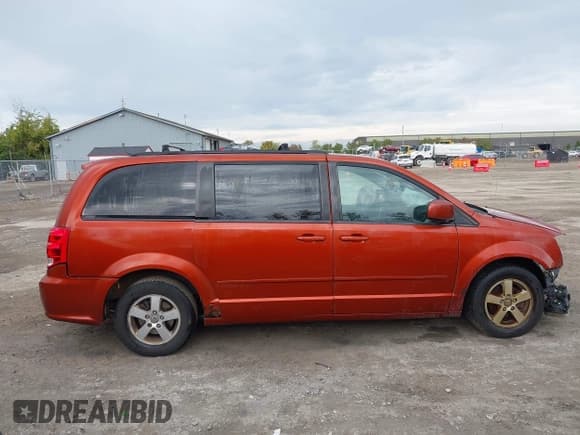 ✅ 2012 Dodge Grand Caravan SXT • VIN: 2C4RDGCG6CR231511 • Lot: 43400800. Wystawiony na IAAI z przebiegiem 230 302 mil. Bezpłatny archiwum sprzedaży aukcyjnych z USA i szczegółowy raport historii pojazdu na DreamBid. Zdjęcie 13.