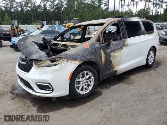 ✅ 2021 Chrysler Pacifica Touring L • VIN: 2C4RC1BG3MR528724 • Lot: 85741655. Listed on Copart with Not provided. Free auction sales archive from the USA and detailed vehicle history report at DreamBid. Image 1.