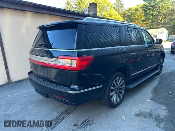 ✅ 2018 Lincoln Navigator Select • VIN: 5LMJJ3JT6JEL15197 • Lot: 93370635. Wystawiony na Copart z przebiegiem 224 092 mil. Bezpłatny archiwum sprzedaży aukcyjnych z USA i szczegółowy raport historii pojazdu na DreamBid. Zdjęcie 4.