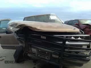 1997 Chevrolet Silverado 2500 z VIN 1GCGC29R6VE103534, wystawiony jako IAAI lot #41366037 z przebiegiem Nie podano mil oraz . Historia ofert i sprzedaży dostępna na DreamBid. Obrazek 6.