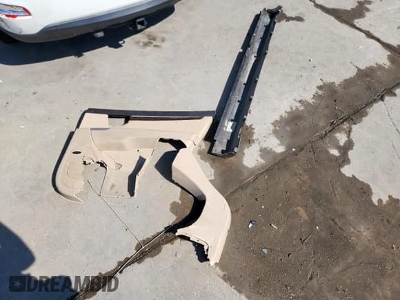 ✅ 2012 Hyundai Santa Fe Limited • VIN: 5XYZK4AG6CG118024 • Lot: 86480585. Listed on Copart with 175,487 mi. Free auction sales archive from the USA and detailed vehicle history report at DreamBid. Image 13.