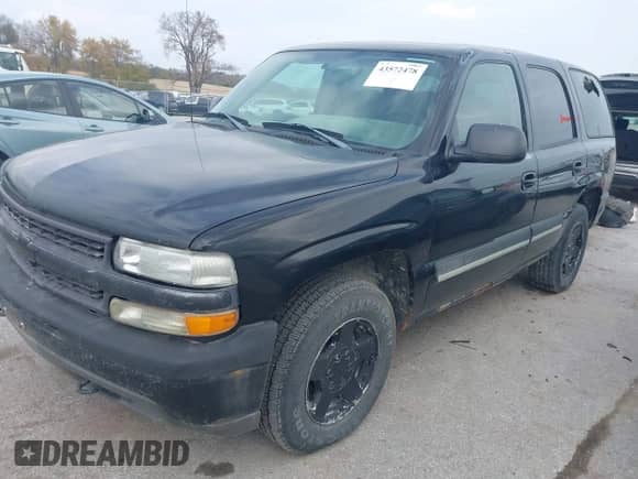 2005 Chevrolet Tahoe LS с VIN 1GNEC13Z15R203115, выставлен на аукционе IAAI как лот 43572478 с пробегом 215 996 миль миль и . История ставок и продаж доступна на DreamBid. Изображение 2.