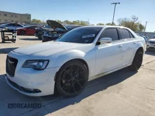 ✅ 2016 Chrysler 300 S • VIN: 2C3CCABTXGH212691 • Lot: 81667004. Listed on Copart with 98,076 mi. Free auction sales archive from the USA and detailed vehicle history report at DreamBid. Image 1.