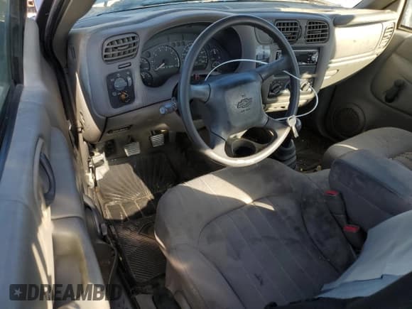 ✅ 2003 Chevrolet S-10 LS • VIN: 1GCCS19H538272863 • Lot: 92825525. Listed on Copart with 194,982 mi. Free auction sales archive from the USA and detailed vehicle history report at DreamBid. Image 8.