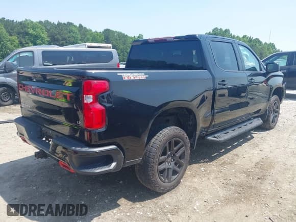 ✅ 2022 Chevrolet Silverado 1500 LT Trail Boss • VIN: 3GCUDFEDXNG683090 • Lot: 42410056. Wystawiony na IAAI z przebiegiem 62 524 mil. Bezpłatny archiwum sprzedaży aukcyjnych z USA i szczegółowy raport historii pojazdu na DreamBid. Zdjęcie 4.