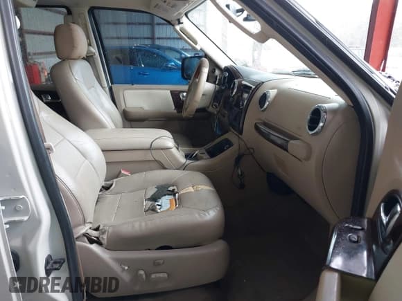 ✅ 2006 Ford Expedition Limited • VIN: 1FMFU20516LA76674 • Lot: 43425630. Wystawiony na IAAI z przebiegiem 222 792 mil. Bezpłatny archiwum sprzedaży aukcyjnych z USA i szczegółowy raport historii pojazdu na DreamBid. Zdjęcie 5.