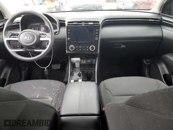 ✅ 2022 Hyundai Tucson SE • VIN: 5NMJACAE8NH082810 • Lot: 47310793. Wystawiony na Copart z przebiegiem 18 369 mil. Bezpłatny archiwum sprzedaży aukcyjnych z USA i szczegółowy raport historii pojazdu na DreamBid. Zdjęcie 8.