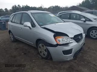 ✅ 2010 Kia Rondo • VIN: KNAHG8C91A7300692 • Лот: 42113892. Опубликован ранее на IAAI с пробегом 136 003 миль. Бесплатный доступ к архиву аукционных продаж из США и подробный отчёт об истории автомобиля на DreamBid. Изображение 1.