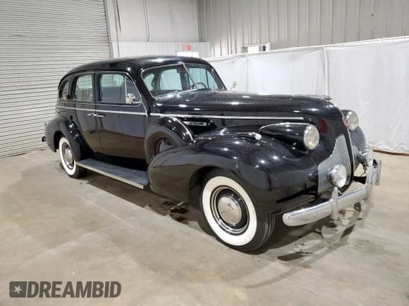 ✅ 1939 Buick Roadmaster • VIN: 63678417 • Lot: 70158655. Listed on Copart with 22,129 mi. Free auction sales archive from the USA and detailed vehicle history report at DreamBid. Image 4.