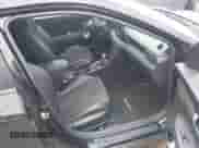 2019 Hyundai Veloster Premium z VIN KMHTG6AF0KU019038, wystawiony jako IAAI lot #41236750 z przebiegiem 83 164 mil mil oraz . Historia ofert i sprzedaży dostępna na DreamBid. Obrazek 5.