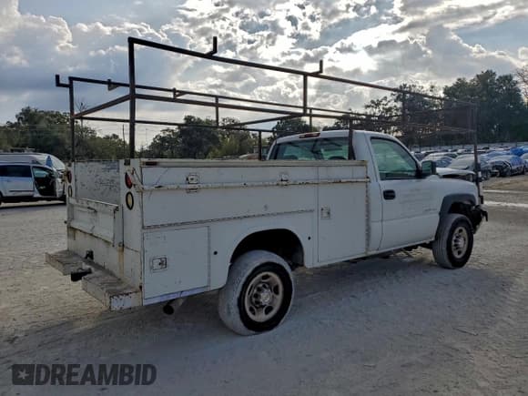 ✅ 2005 Chevrolet Silverado 2500HD Work Truck • VIN: 1GCHC24U75E212889 • Lot: 93286955. Listed on Copart with 260,584 mi. Free auction sales archive from the USA and detailed vehicle history report at DreamBid. Image 3.