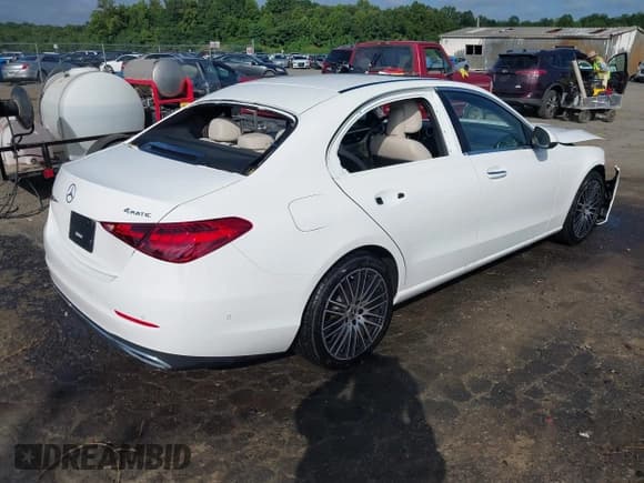 ✅ 2024 Mercedes-Benz C 300 • VIN: W1KAF4HB5RR232429 • Лот: 42626708. Опубликован ранее на IAAI с пробегом 6 376 миль. Бесплатный доступ к архиву аукционных продаж из США и подробный отчёт об истории автомобиля на DreamBid. Изображение 4.