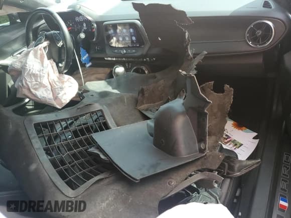 ✅ 2022 Chevrolet Camaro 2SS • VIN: 1G1FH1R77N0107653 • Lot: 69565335. Listed on Copart with 83,558 mi. Free auction sales archive from the USA and detailed vehicle history report at DreamBid. Image 8.