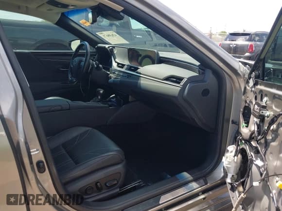 ✅ 2021 Lexus ES 300h Luxury • VIN: 58AEA1C15MU008479 • Lot: 42638671. Wystawiony na IAAI z przebiegiem 44 845 mil. Bezpłatny archiwum sprzedaży aukcyjnych z USA i szczegółowy raport historii pojazdu na DreamBid. Zdjęcie 5.