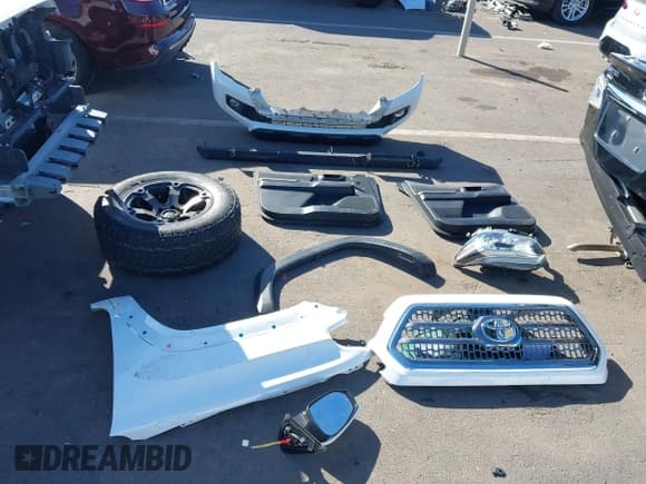 ✅ 2017 Toyota Tacoma SR5 • VIN: 3TMCZ5AN0HM103406 • Lot: 43450785. Listed on IAAI with 96,527 mi. Free auction sales archive from the USA and detailed vehicle history report at DreamBid. Image 12.