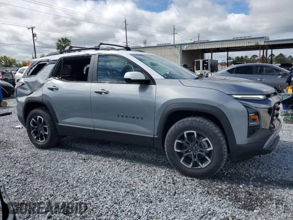 2025 Chevrolet Equinox FWD ACTIV with VIN 3GNAXKEG0SL138023, listed as a Copart auction lot 46442275 with 21 mi miles and Salvage title. Bid and sale history available at DreamBid. Image 4.
