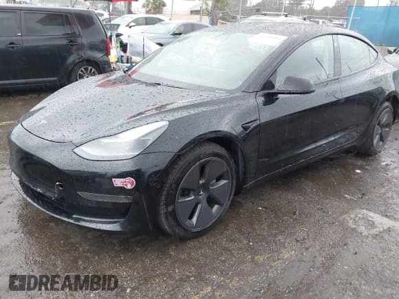 ✅ 2021 Tesla Model 3 Standard Range Plus • VIN: 5YJ3E1EA7MF939238 • Lot: 43758004. Wystawiony na IAAI z przebiegiem 104 119 mil. Bezpłatny archiwum sprzedaży aukcyjnych z USA i szczegółowy raport historii pojazdu na DreamBid. Zdjęcie 20.