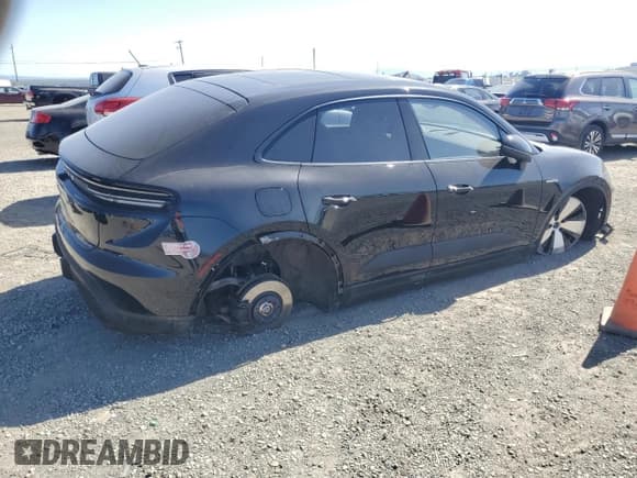 ✅ 2024 Porsche Macan • VIN: WP1AA2XA4RL001316 • Лот: 58799485. Опубликован ранее на Copart с пробегом 15 530 миль. Бесплатный доступ к архиву аукционных продаж из США и подробный отчёт об истории автомобиля на DreamBid. Изображение 3.