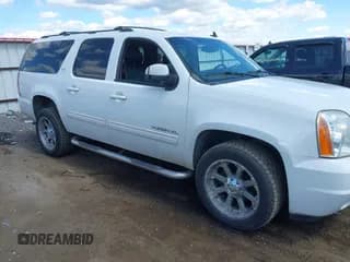 ✅ 2011 GMC Yukon XL • VIN: 1GKS2LE3XBR211183 • Lot: 42962222. Wystawiony na IAAI z przebiegiem 238 366 mil. Bezpłatny archiwum sprzedaży aukcyjnych z USA i szczegółowy raport historii pojazdu na DreamBid. Zdjęcie 1.