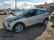 ✅ 2023 Chevrolet Bolt EV 1LT • VIN: 1G1FW6S00P4197692 • Lot: 48802705. Wystawiony na Copart z przebiegiem 28 395 mil. Bezpłatny archiwum sprzedaży aukcyjnych z USA i szczegółowy raport historii pojazdu na DreamBid. Zdjęcie 1.