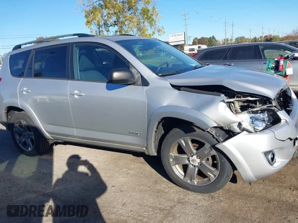 ✅ 2011 Toyota RAV4 Sport • VIN: 2T3RF4DV2BW155103 • Lot: 43464468. Wystawiony na IAAI z przebiegiem 203 563 mil. Bezpłatny archiwum sprzedaży aukcyjnych z USA i szczegółowy raport historii pojazdu na DreamBid. Zdjęcie 13.