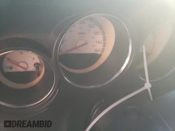 ✅ 2010 Dodge Challenger R/T Classic • VIN: 2B3CJ5DTXAH111536 • Lot: 84242134. Wystawiony na Copart z przebiegiem Nie podano. Bezpłatny archiwum sprzedaży aukcyjnych z USA i szczegółowy raport historii pojazdu na DreamBid. Zdjęcie 9.