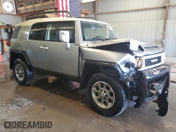 ✅ 2012 Toyota FJ Cruiser • VIN: JTEBU4BFXCK133438 • Lot: 82229945. Wystawiony na Copart z przebiegiem 42 627 mil. Bezpłatny archiwum sprzedaży aukcyjnych z USA i szczegółowy raport historii pojazdu na DreamBid. Zdjęcie 4.