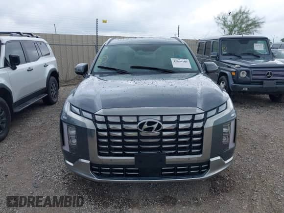 2025 Hyundai Palisade Calligraphy with VIN KM8R74GE9SU871398, listed as a IAAI auction lot 42696709 with 100 mi miles and . Bid and sale history available at DreamBid. Image 6.