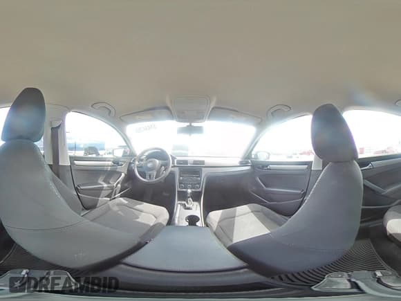 ✅ 2012 Volkswagen Passat S • VIN: 1VWAH7A33CC107784 • Лот: 51434755. Опубликован ранее на Copart с пробегом 126 301 миль. Бесплатный доступ к архиву аукционных продаж из США и подробный отчёт об истории автомобиля на DreamBid. Изображение 13.