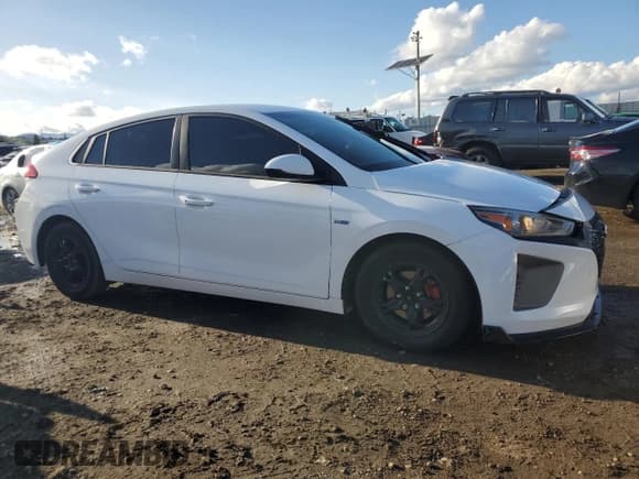 ✅ 2018 Hyundai Ioniq Blue • VIN: KMHC65LCXJU073610 • Lot: 49277765. Wystawiony na Copart z przebiegiem 99 040 mil. Bezpłatny archiwum sprzedaży aukcyjnych z USA i szczegółowy raport historii pojazdu na DreamBid. Zdjęcie 4.