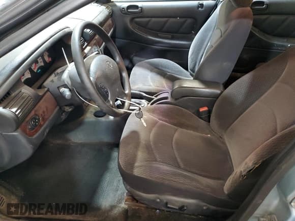 ✅ 2002 Dodge Stratus SXT • VIN: 1B3EL46R22N151102 • Lot: 71588485. Wystawiony na Copart z przebiegiem 243 325 mil. Bezpłatny archiwum sprzedaży aukcyjnych z USA i szczegółowy raport historii pojazdu na DreamBid. Zdjęcie 7.