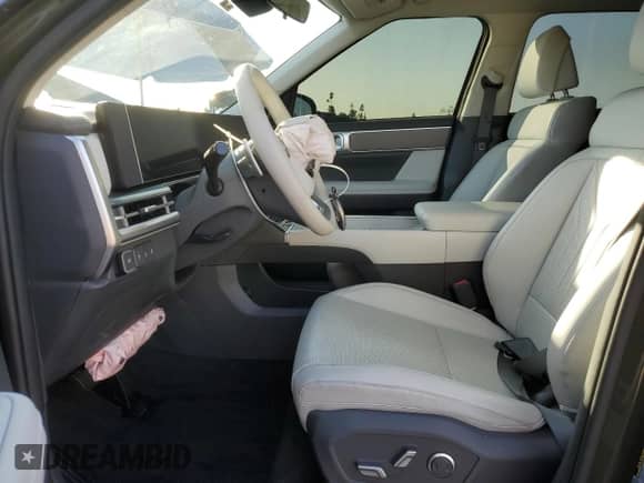 2025 Hyundai Santa Fe SEL с VIN 5NMP24GLXSH089028, выставлен на аукционе Copart как лот 49888755 с пробегом 6 242 миль миль и Списание • Salvage title. История ставок и продаж доступна на DreamBid. Изображение 7.