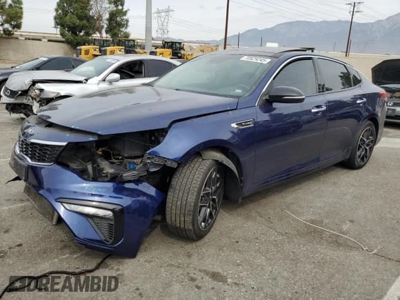 ✅ 2020 Kia Optima SX • VIN: 5XXGW4L28LG419492 • Lot: 70929245. Wystawiony na Copart z przebiegiem 70 712 mil. Bezpłatny archiwum sprzedaży aukcyjnych z USA i szczegółowy raport historii pojazdu na DreamBid. Zdjęcie 1.