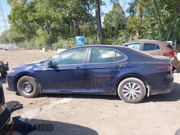 2022 Toyota Camry Hybrid LE с VIN 4T1C31AK2NU043017, выставлен на аукционе IAAI как лот 43309706 с пробегом 47 395 миль миль и . История ставок и продаж доступна на DreamBid. Изображение 14.