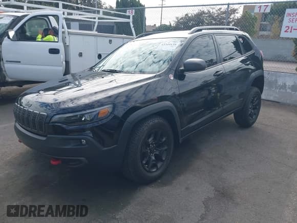 ✅ 2019 Jeep Cherokee Trailhawk • VIN: 1C4PJMBX6KD391180 • Лот: 43344139. Опубликован ранее на IAAI с пробегом 71 346 миль. Бесплатный доступ к архиву аукционных продаж из США и подробный отчёт об истории автомобиля на DreamBid. Изображение 17.