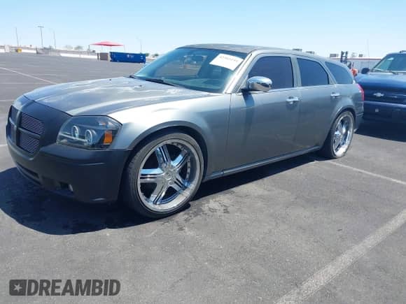 2005 Dodge Magnum SE с VIN 2D4FV48V95H123675, выставлен на аукционе IAAI как лот 42303195 с пробегом Не указан миль и . История ставок и продаж доступна на DreamBid. Изображение 2.