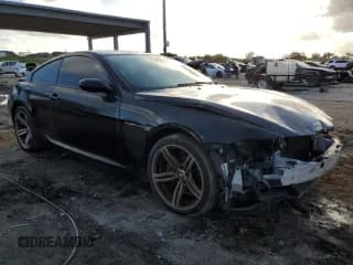 ✅ 2006 BMW M6 • VIN: WBSEH93446B797831 • Lot: 77549314. Wystawiony na Copart z przebiegiem 88 091 mil. Bezpłatny archiwum sprzedaży aukcyjnych z USA i szczegółowy raport historii pojazdu na DreamBid. Zdjęcie 4.