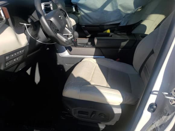 ✅ 2023 Toyota Tundra 1794 Edition • VIN: 5TFMC5DB6PX014651 • Лот: 80339014. Опубликован ранее на Copart с пробегом Не указан. Бесплатный доступ к архиву аукционных продаж из США и подробный отчёт об истории автомобиля на DreamBid. Изображение 7.