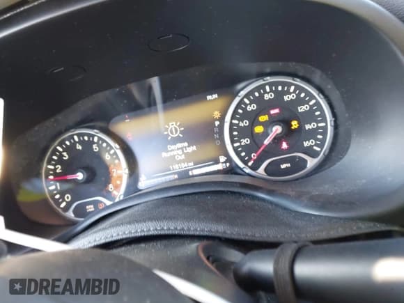 ✅ 2016 Jeep Renegade Limited • VIN: ZACCJADT7GPC91394 • Lot: 43486510. Wystawiony na IAAI z przebiegiem 116 164 mil. Bezpłatny archiwum sprzedaży aukcyjnych z USA i szczegółowy raport historii pojazdu na DreamBid. Zdjęcie 7.