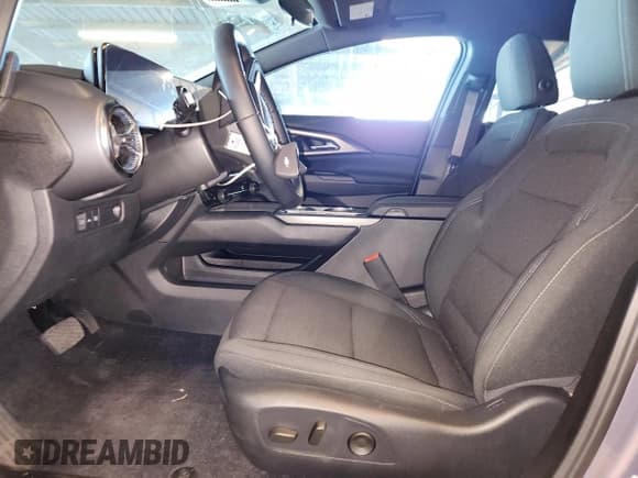 ✅ 2025 Chevrolet Equinox EV LT • VIN: 3GN7DLRP3SS157917 • Lot: 89891595. Wystawiony na Copart z przebiegiem 3 734 mil. Bezpłatny archiwum sprzedaży aukcyjnych z USA i szczegółowy raport historii pojazdu na DreamBid. Zdjęcie 7.