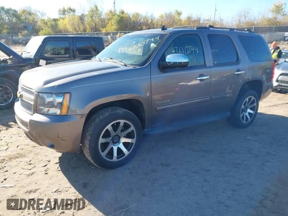 2012 Chevrolet Tahoe LT с VIN 1GNSKBE02CR307961, выставлен на аукционе IAAI как лот 43610744 с пробегом 181 213 миль миль и . История ставок и продаж доступна на DreamBid. Изображение 2.