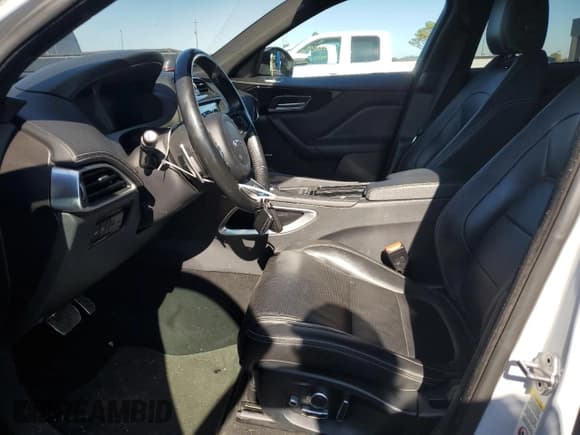 ✅ 2018 Jaguar F-Pace 30t R-Sport • VIN: SADCL2GX4JA350265 • Lot: 81139485. Listed on Copart with 85,891 mi. Free auction sales archive from the USA and detailed vehicle history report at DreamBid. Image 7.