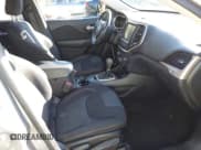 ✅ 2016 Jeep Cherokee Latitude • VIN: 1C4PJLCB2GW376832 • Lot: 43470329. Wystawiony na IAAI z przebiegiem 154 748 mil. Bezpłatny archiwum sprzedaży aukcyjnych z USA i szczegółowy raport historii pojazdu na DreamBid. Zdjęcie 5.