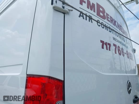 ✅ 2024 Mercedes-Benz Sprinter • VIN: W1Y5NCHY8RT189202 • Lot: 42707456. Wystawiony na IAAI z przebiegiem 5 780 mil. Bezpłatny archiwum sprzedaży aukcyjnych z USA i szczegółowy raport historii pojazdu na DreamBid. Zdjęcie 16.