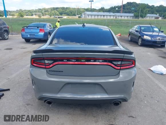 ✅ 2018 Dodge Charger R/T Scat Pack • VIN: 2C3CDXGJ5JH193420 • Lot: 43043636. Wystawiony na IAAI z przebiegiem 75 284 mil. Bezpłatny archiwum sprzedaży aukcyjnych z USA i szczegółowy raport historii pojazdu na DreamBid. Zdjęcie 17.