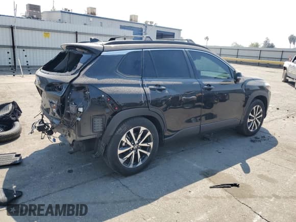 ✅ 2024 Toyota Corolla Cross XLE • VIN: 7MUDAAAG4RV090981 • Lot: 70227335. Wystawiony na Copart z przebiegiem 4 165 mil. Bezpłatny archiwum sprzedaży aukcyjnych z USA i szczegółowy raport historii pojazdu na DreamBid. Zdjęcie 3.